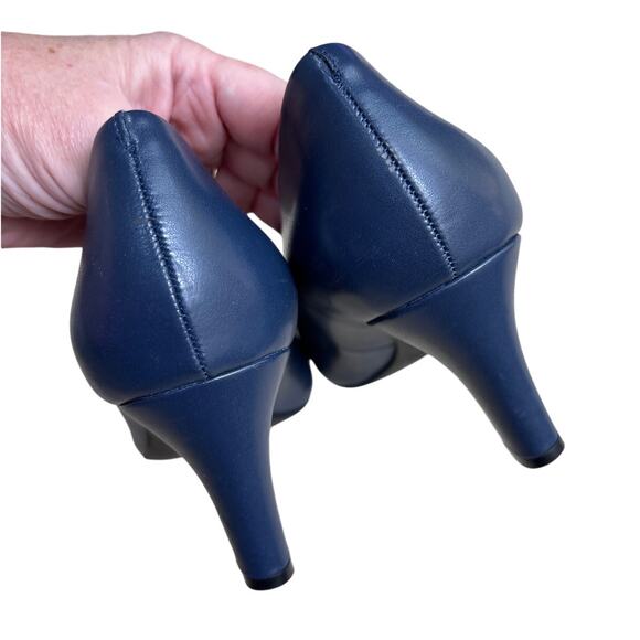 Kelly & Katie navy blue pumps US 9M high heel career shoes faux leather classics - Picture 3 of 11